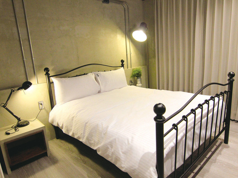 Loft Hostel Fengjia Taichung Luaran gambar