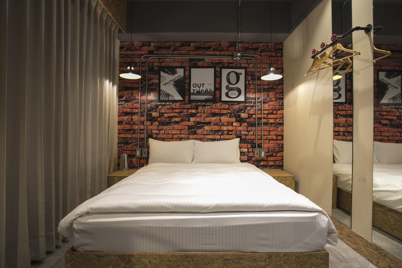 Loft Hostel Fengjia Taichung Luaran gambar