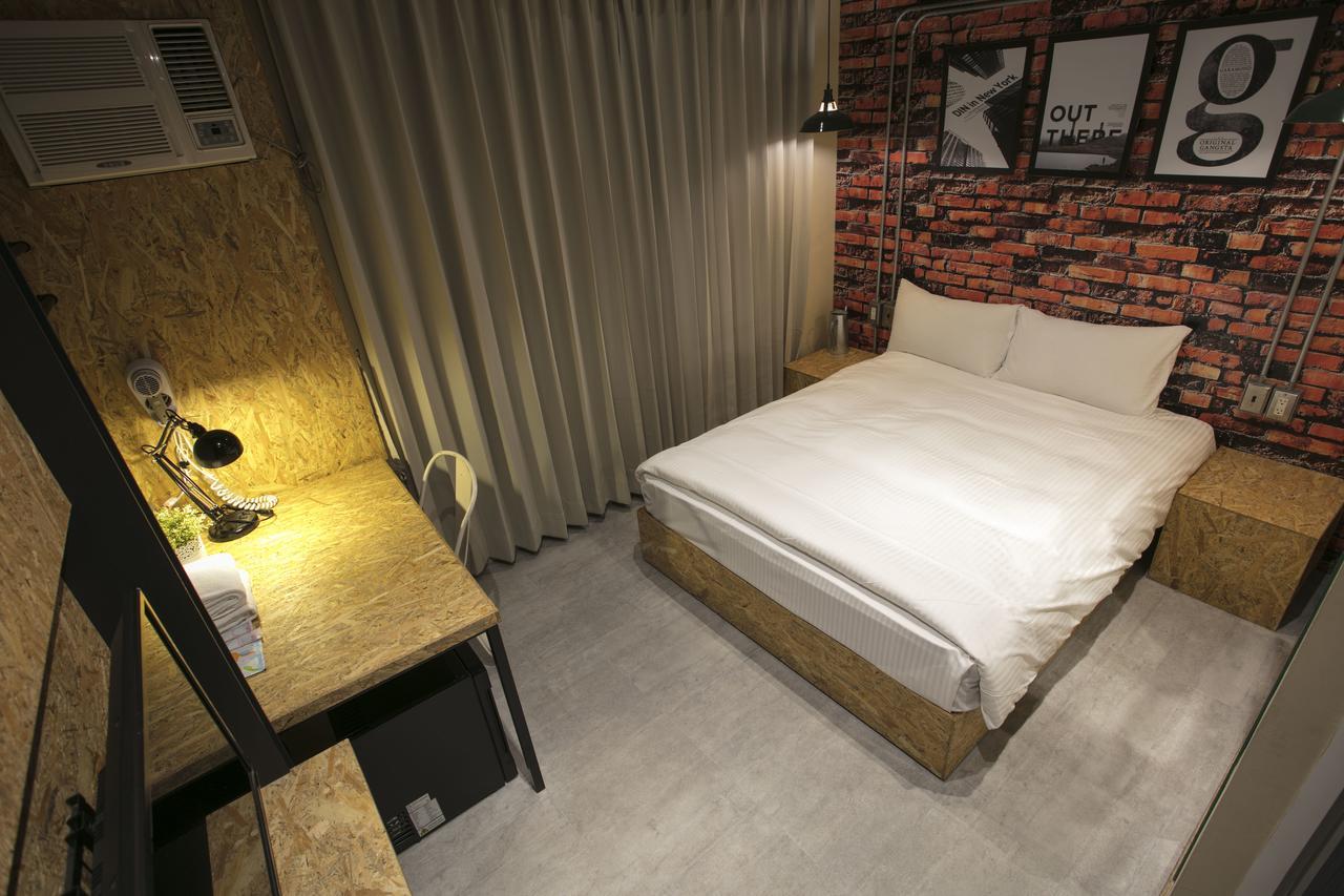 Loft Hostel Fengjia Taichung Luaran gambar