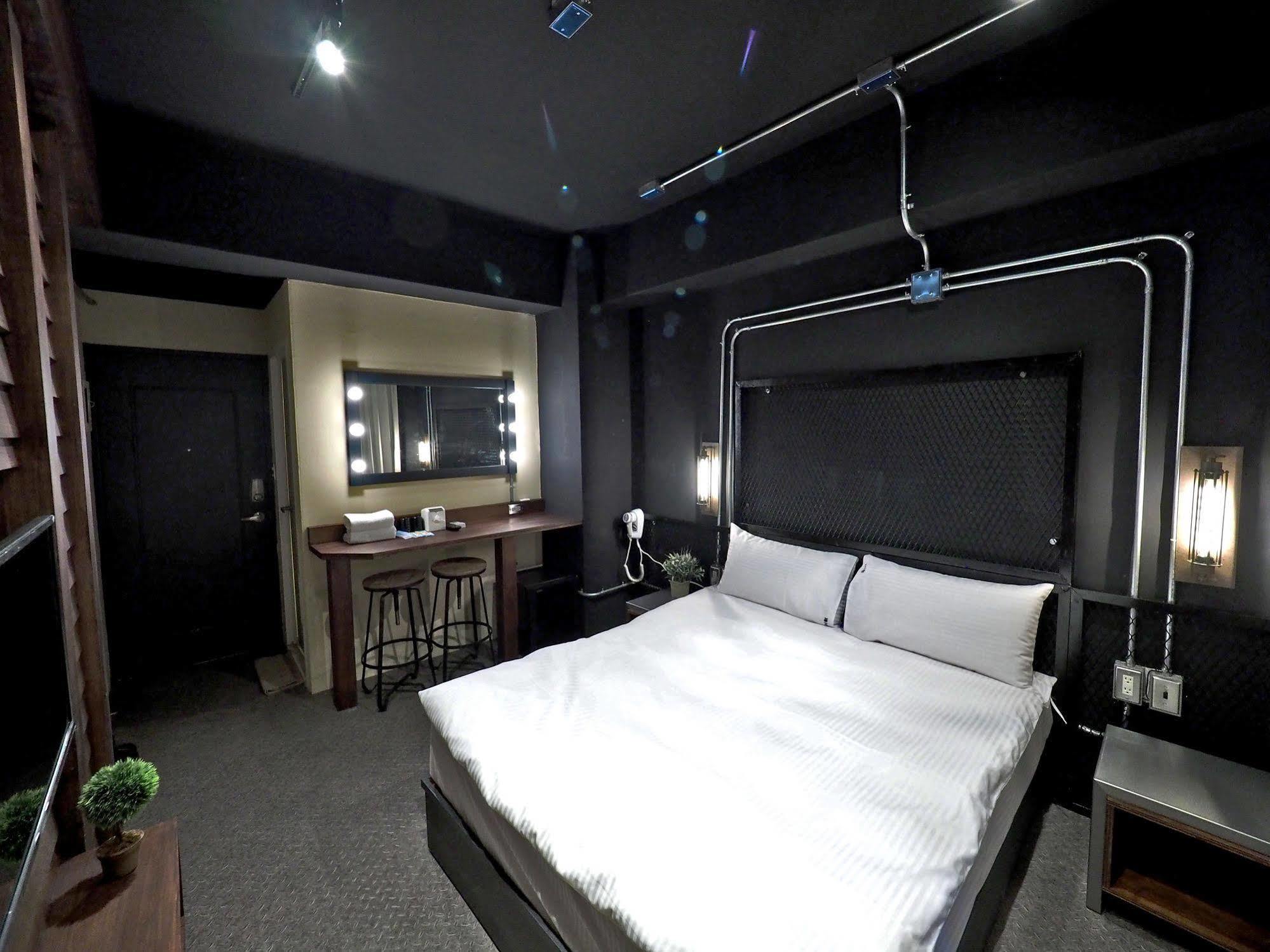 Loft Hostel Fengjia Taichung Luaran gambar