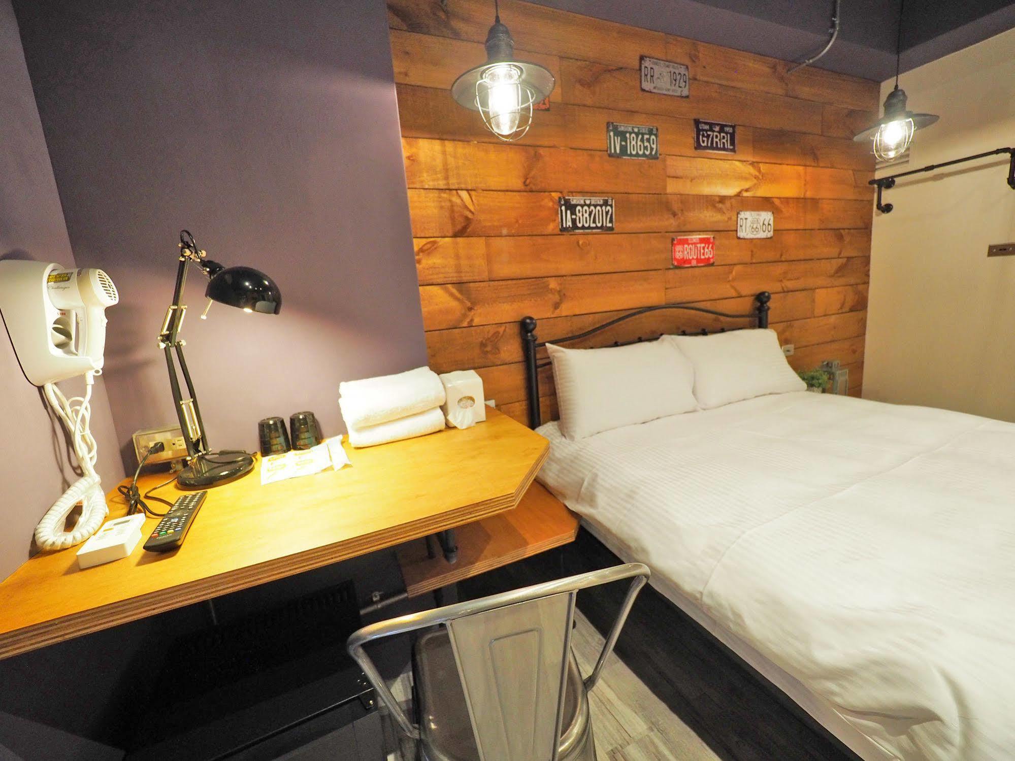 Loft Hostel Fengjia Taichung Luaran gambar