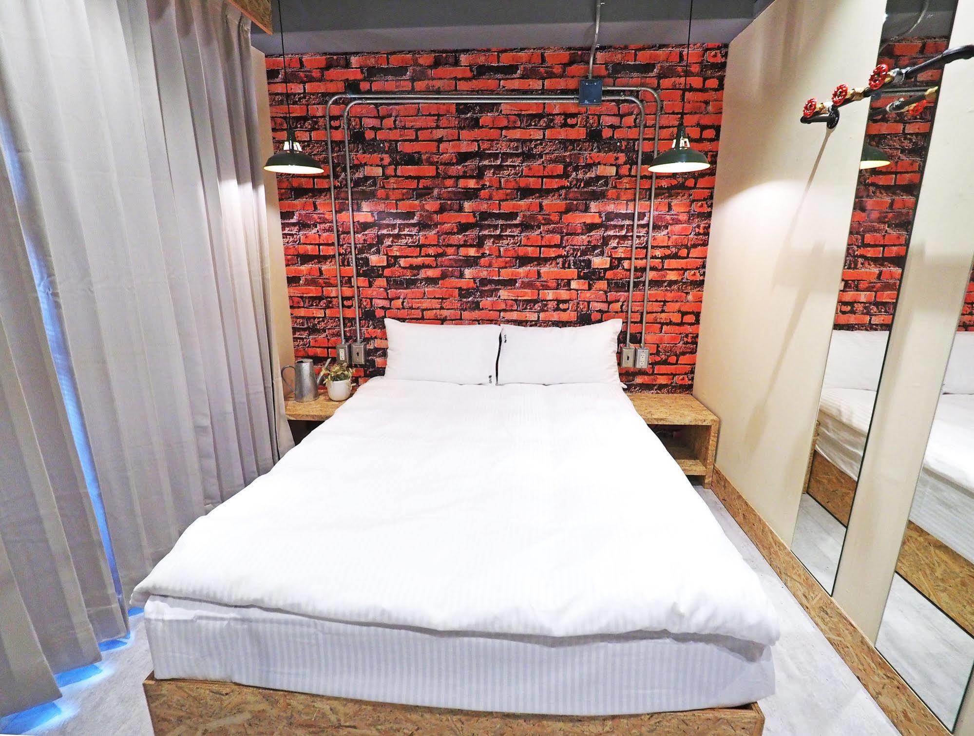 Loft Hostel Fengjia Taichung Luaran gambar