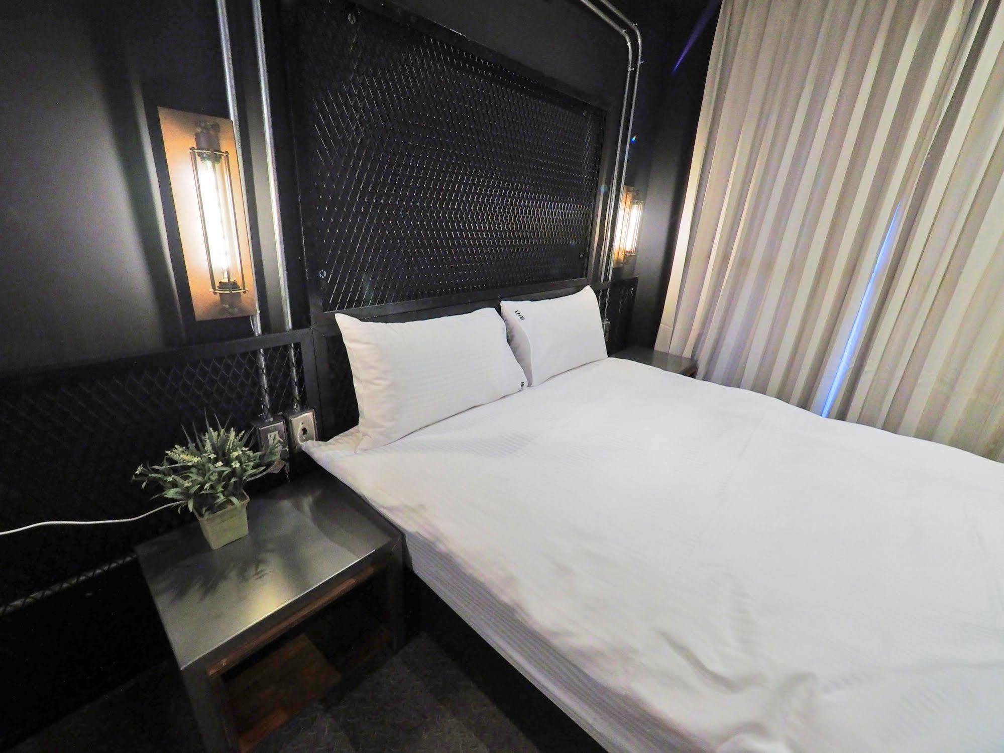 Loft Hostel Fengjia Taichung Luaran gambar