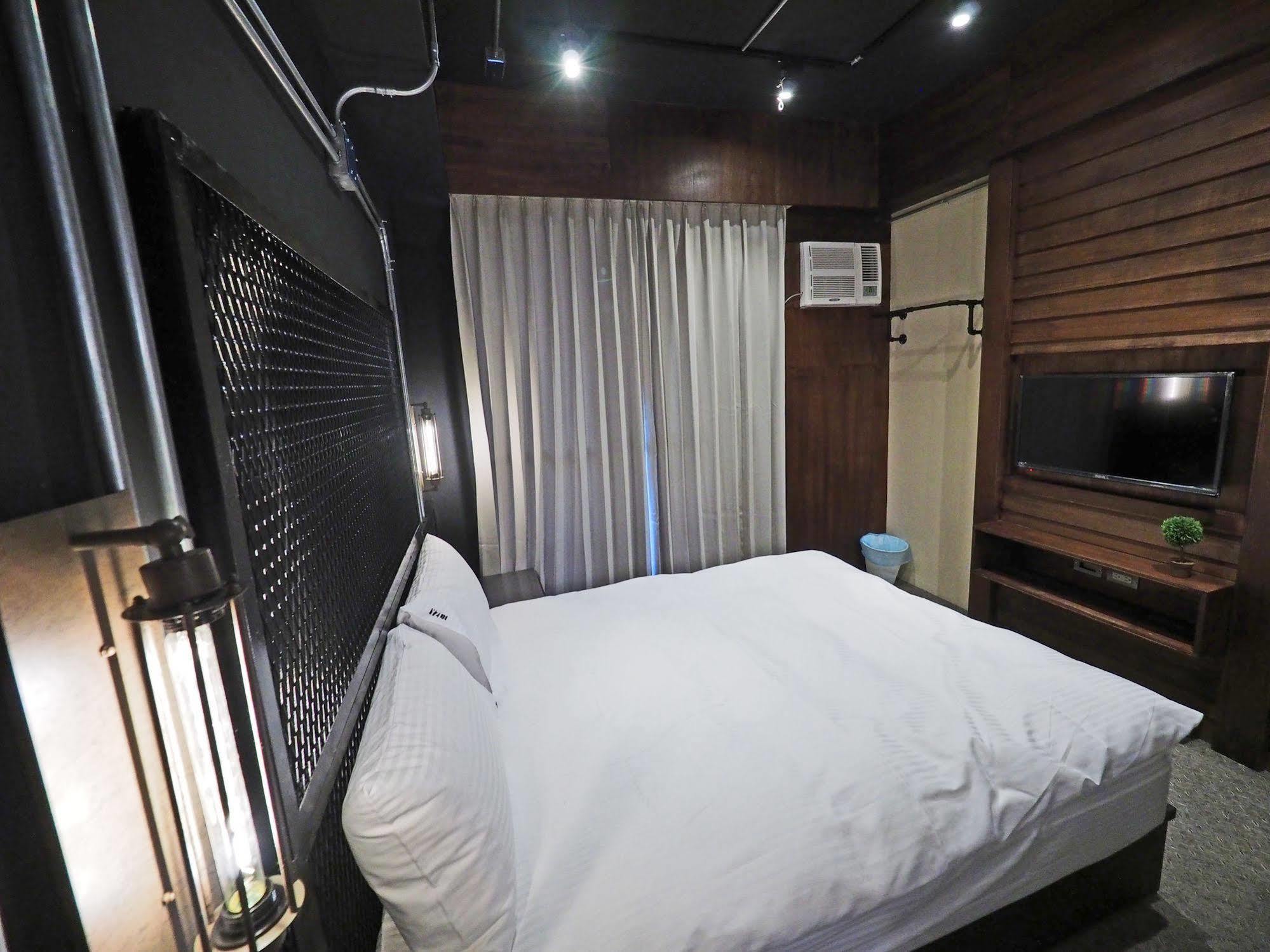 Loft Hostel Fengjia Taichung Luaran gambar