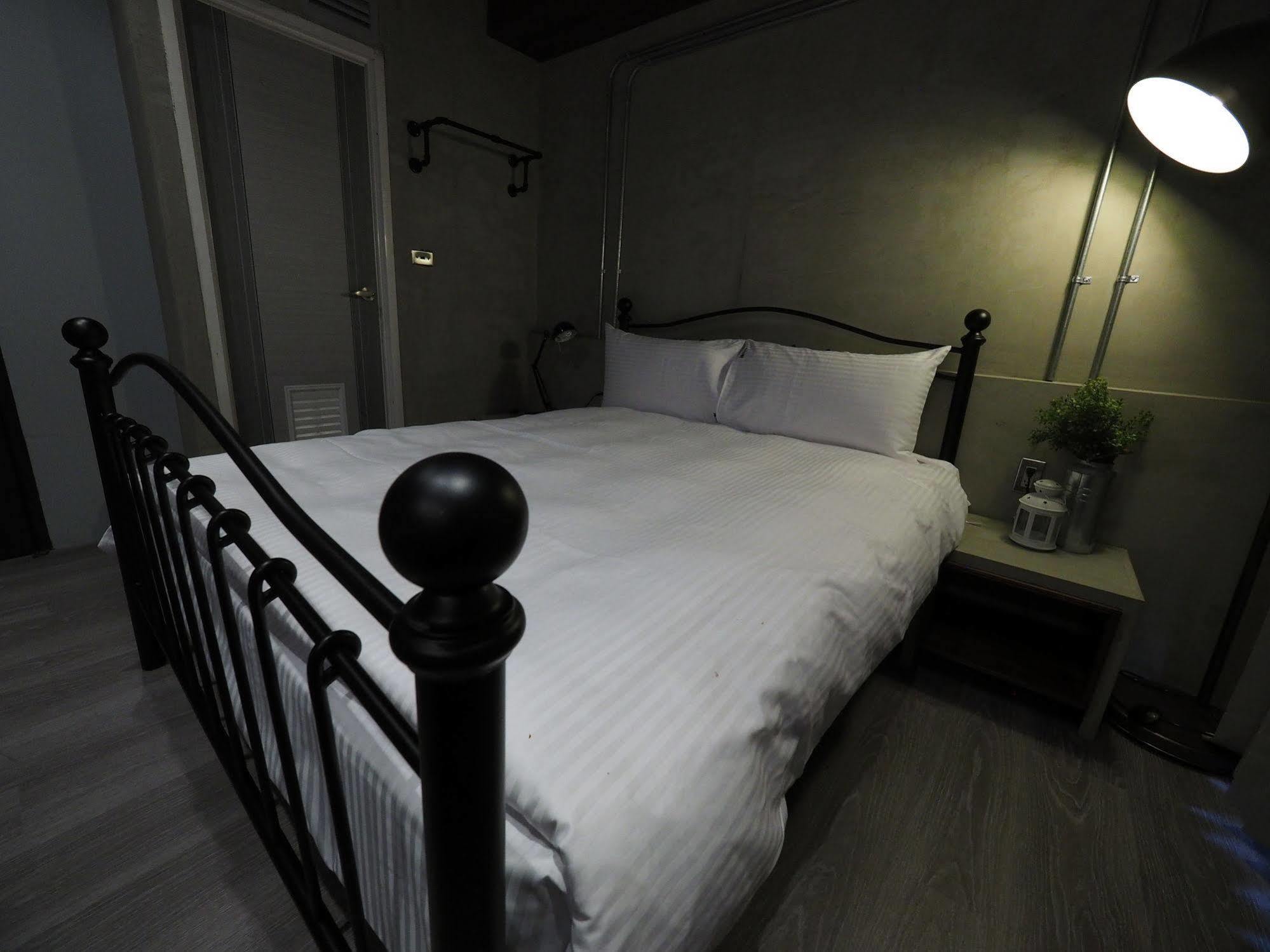 Loft Hostel Fengjia Taichung Luaran gambar