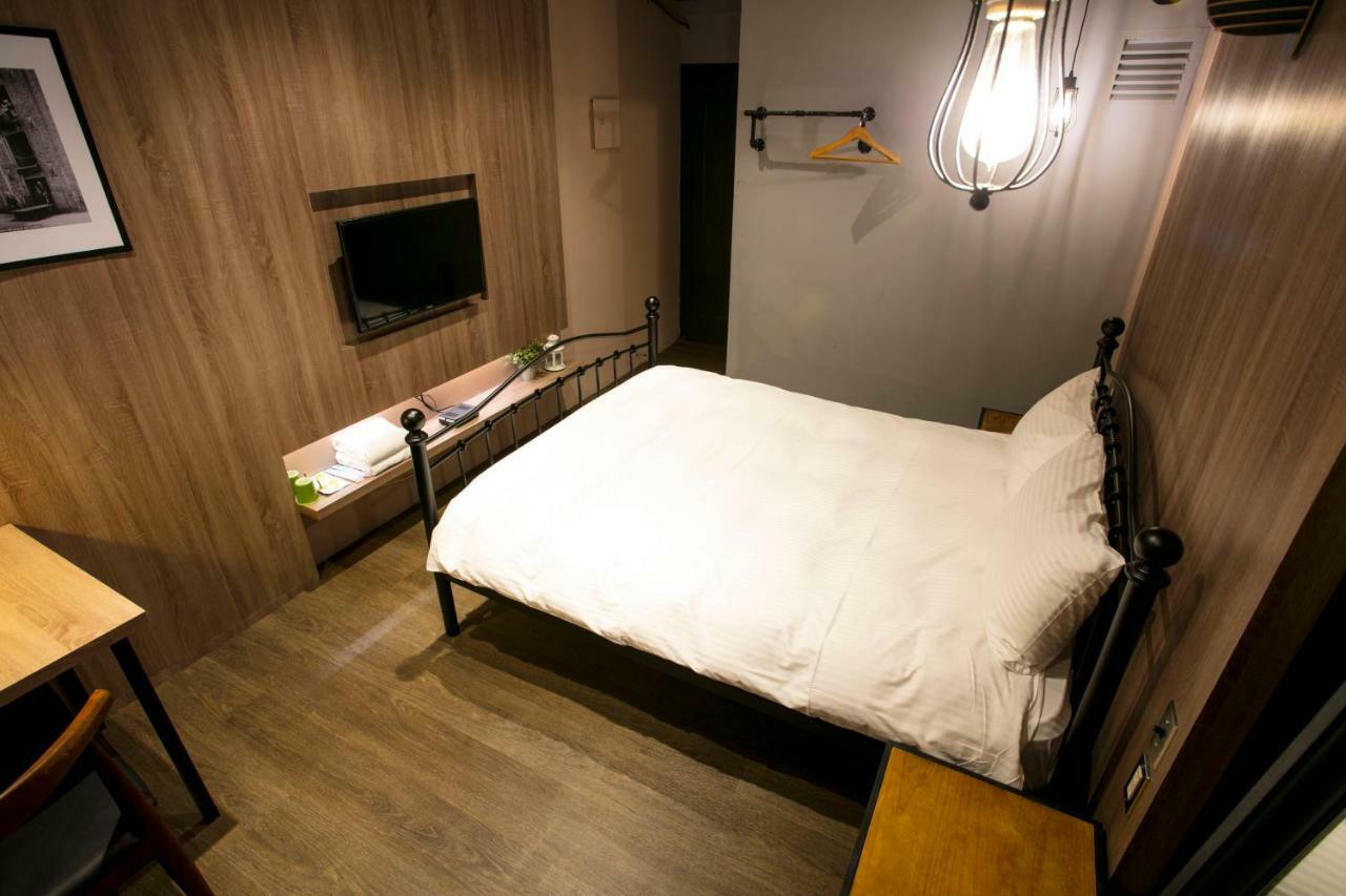Loft Hostel Fengjia Taichung Luaran gambar