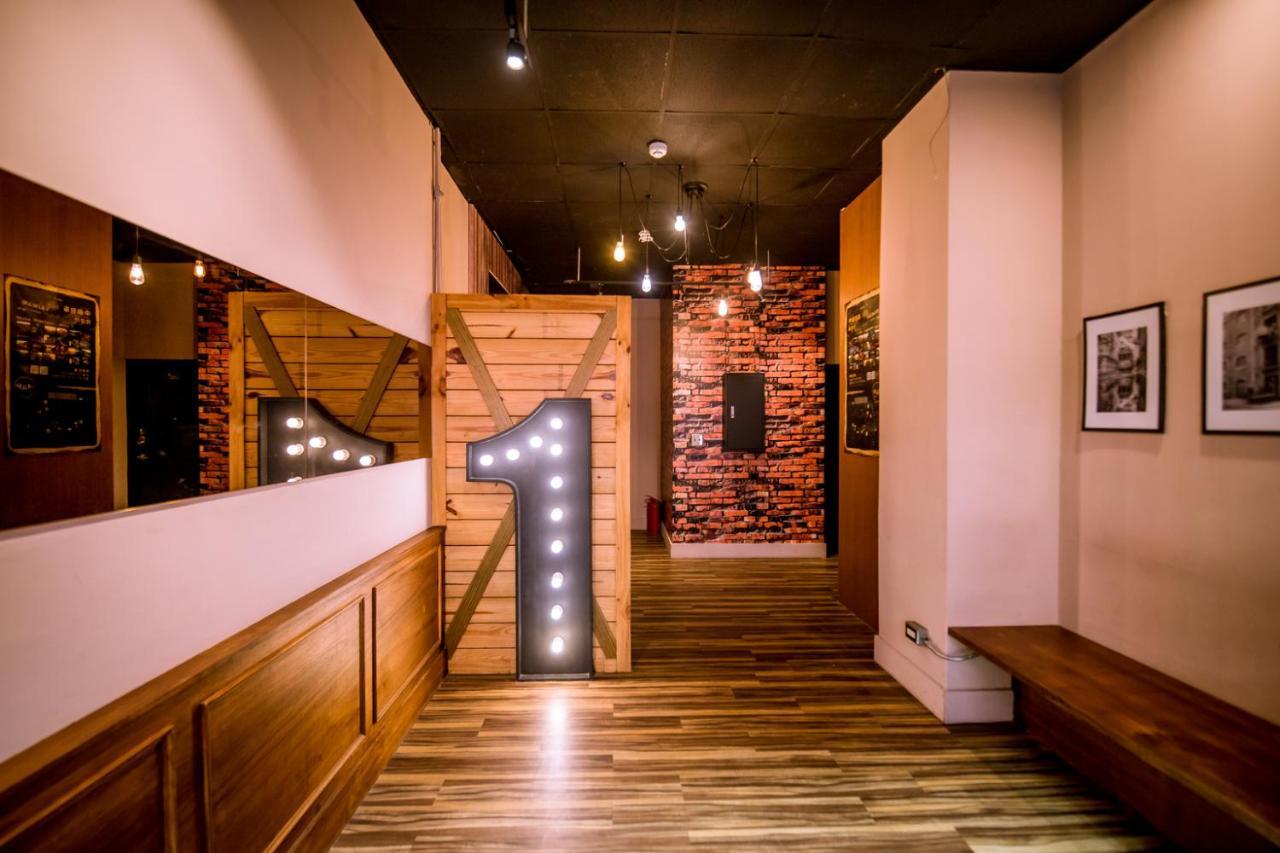 Loft Hostel Fengjia Taichung Luaran gambar